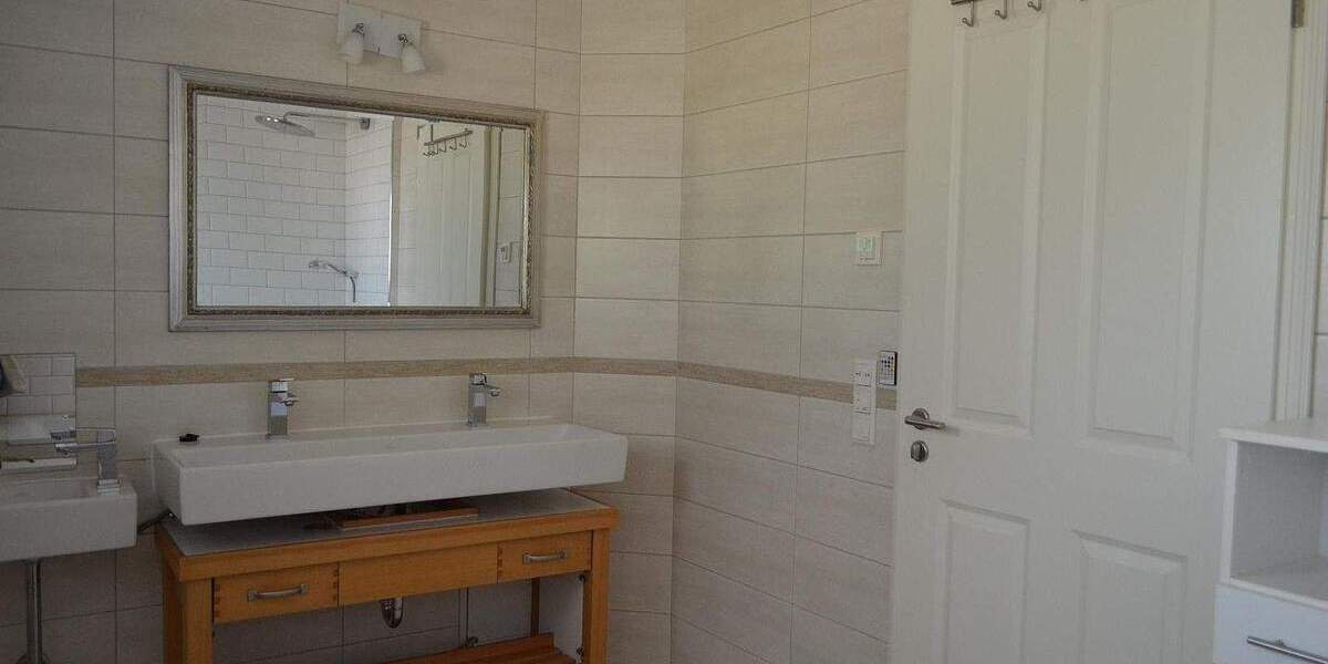 Modernes Landhaus mit schönem Garten - viele Nutzungsmöglichkeiten, zukunftssichere Investition 7 zimmer