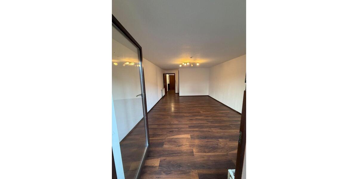 Schöne 1-Zimmerwohnung mit eigener Terrasse, Einbauküche und Stellplatz 1 zimmer