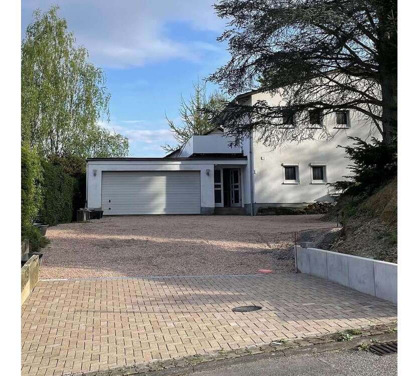 Haus zum Kaufen in Neckargemünd-Waldhilsbach 850.000 € 270 m²