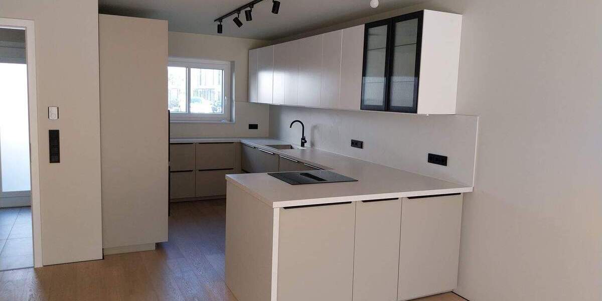 Reihenmittelhaus Mannheim Käfertal - 6 Zimmer, 157 m&sup2;, 2.500&euro; | Angebot:24026978