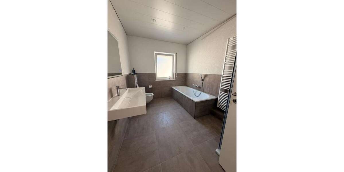 Etagenwohnung Römerberg - 4 Zimmer, 126 m&sup2;, 1.600&euro; | Angebot:27135300