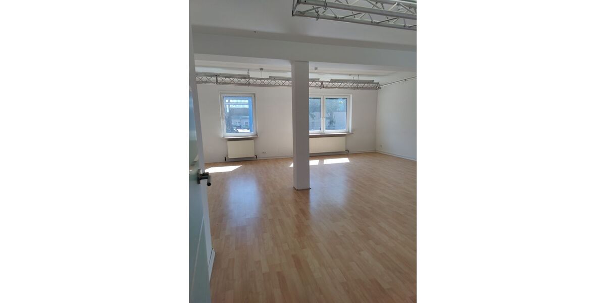 Helles BüroStudioAtelier, 51 m², mit Klimaanlage und Parkmöglichkeiten - Gewerbeobjekt Mannheim Neckarstadt-West | Angebot:27353262