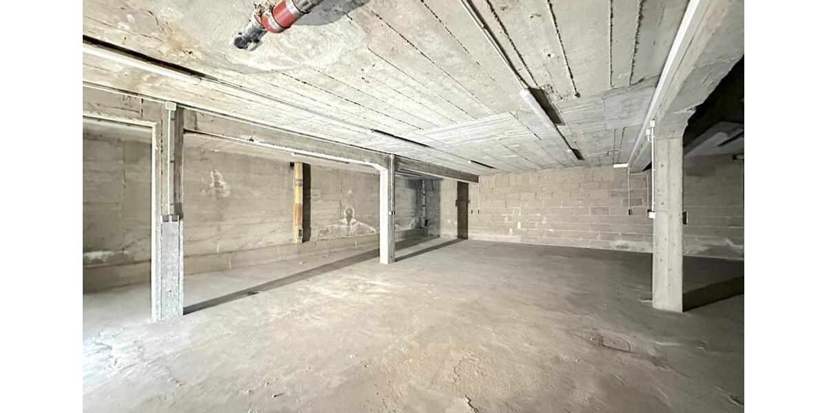 Geräumige Lager, oder Hobbyflächen in zentraler Lage auf dem Lindenhof zimmer