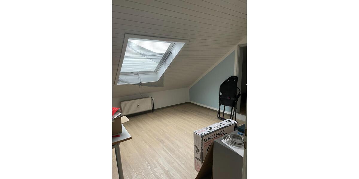 Dachgeschoßwohnung Mannheim Niederfeld - 3.5 Zimmer, 62 m&sup2;, 1.200&euro; | Angebot:25181070