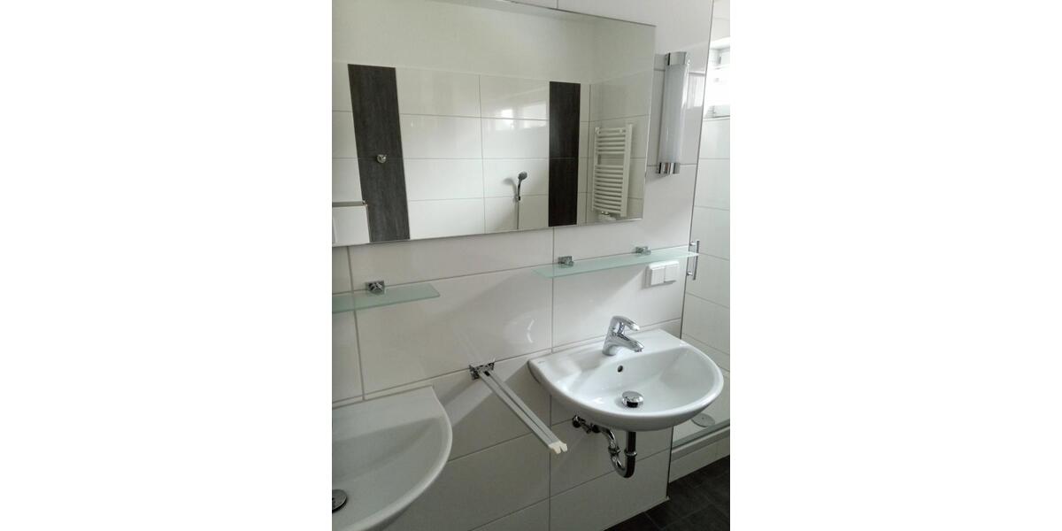 Einfamilienhaus Sankt Leon-Rot Rot - 7 Zimmer, 190 m&sup2;, 2.350&euro; | Angebot:25374579