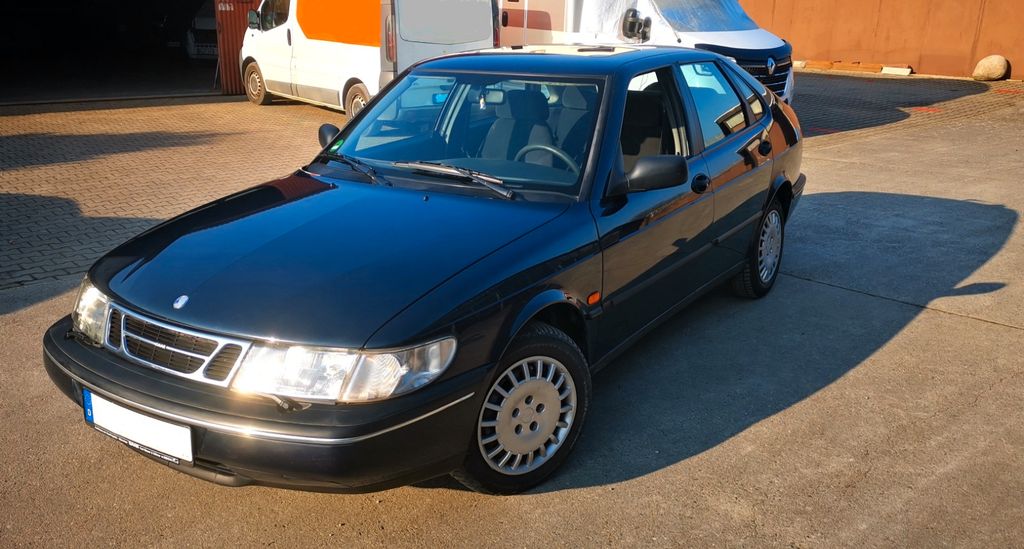 Saab 900 204.000 km 3.600 &euro; Heidelberg 69118