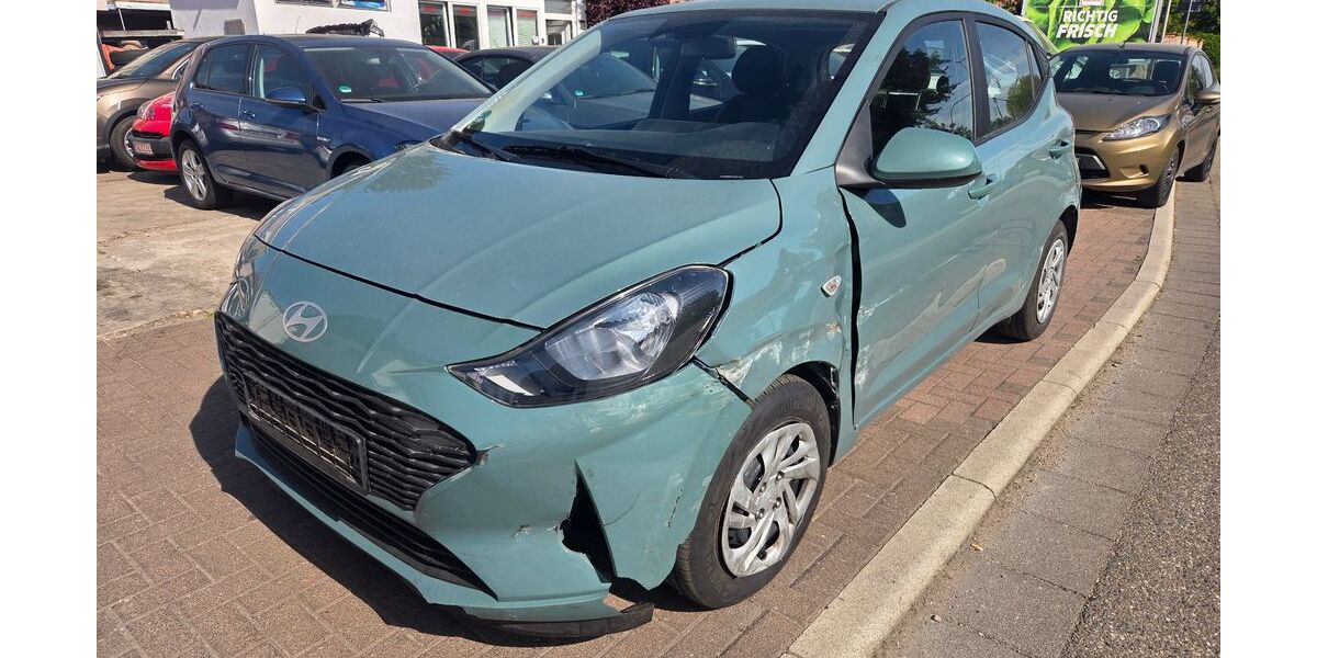 Hyundai i10 12.000 km 6.999 &euro; Oftersheim 68723