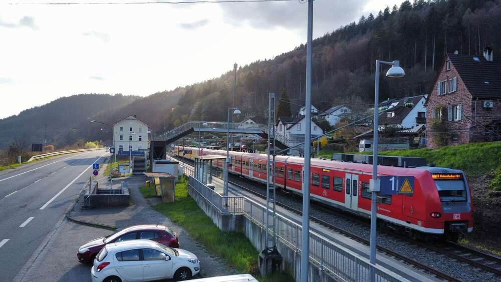 Ehemaliges Gasthaus mit 3 Einzelzimmer & 5 potentiellen Wohnungen inkl. Gaststätte und Parkplätze - Gewerbeobjekt Neckarsteinach | Angebot:26059114