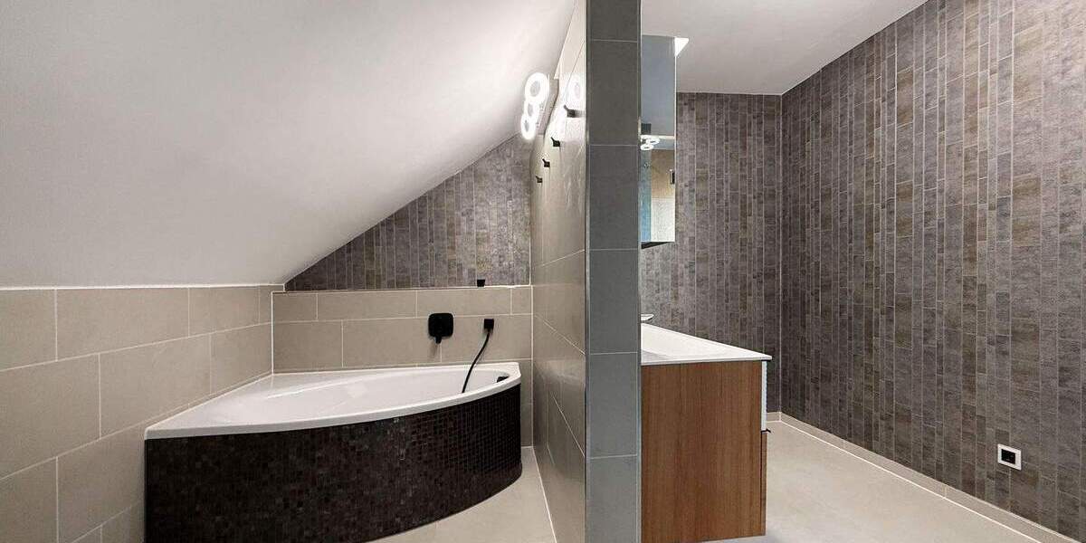 Einfamilienhaus Hockenheim - 8 Zimmer, 233 m&sup2;, 825.000&euro; | Angebot:25862686
