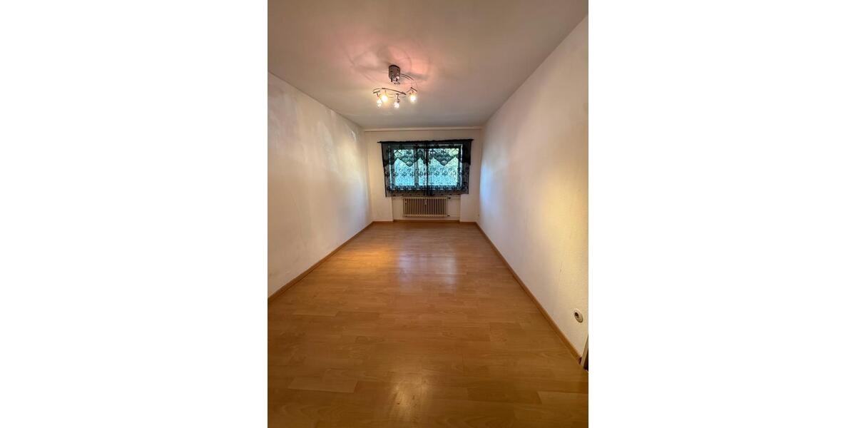 Erdgeschoßwohnung Mannheim Käfertal - 5 Zimmer, 120 m&sup2;, 1.200&euro; | Angebot:26345319