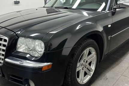 Chrysler 300C 244.200 km 2.900 &euro; Leimen 69181