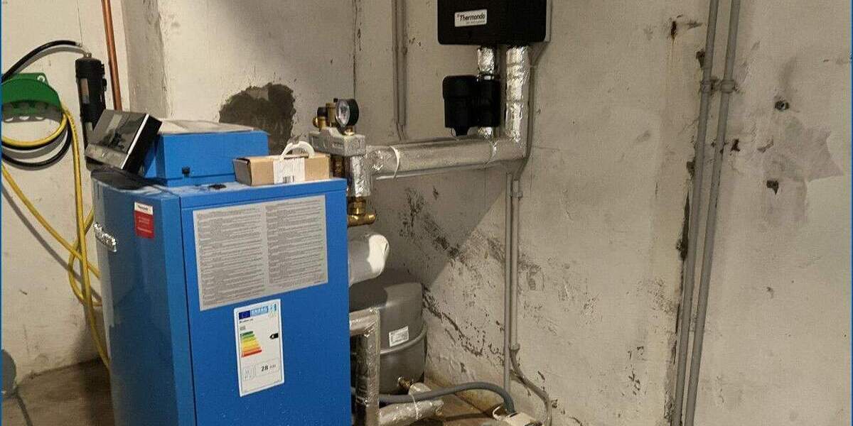 ** Mehrfamilienhaus ** 4 modernisierte Wohnungen auf 2 Etagen & 4 Einzelgaragen 1 zimmer