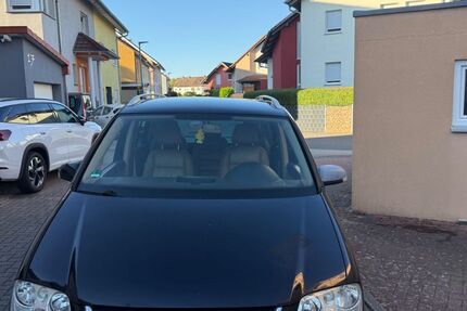 VW Touran 313.000 km 1.500 &euro; Ubstadt-weiher 76698