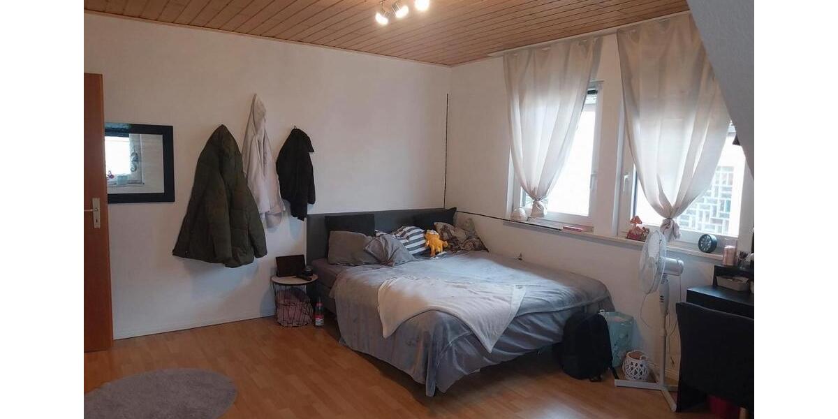 Etagenwohnung Lampertheim - 4 Zimmer, 105 m&sup2;, 1.250&euro; | Angebot:26268518