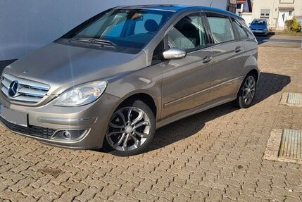 Mercedes B 200