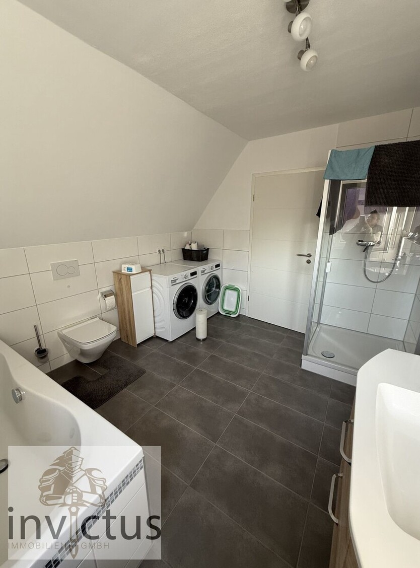 Solide vermietetes (1.678EUR kalt) Zweifamilienhaus mit modernem Komfort im Herzen von Ittlingen 4.5 zimmer