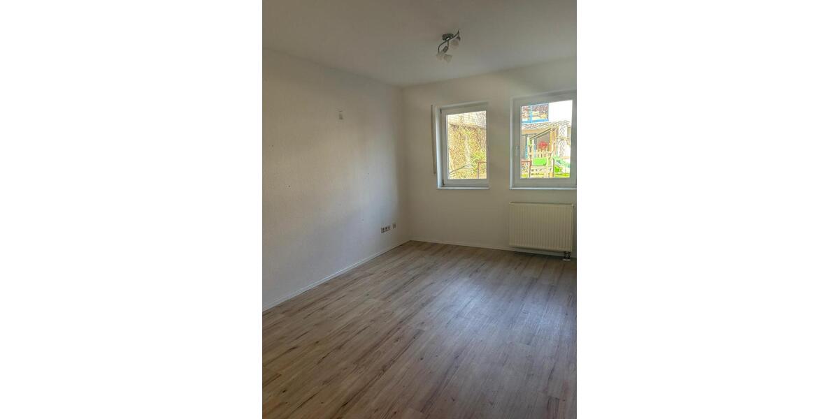 Maisonettenwohnung Ludwigshafen am Rhein Rheingönheim - 4 Zimmer, 150 m&sup2;, 1.300&euro; | Angebot:25784264