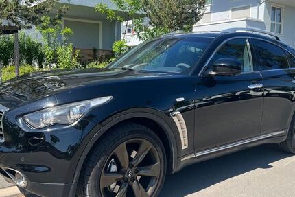INFINITI QX70