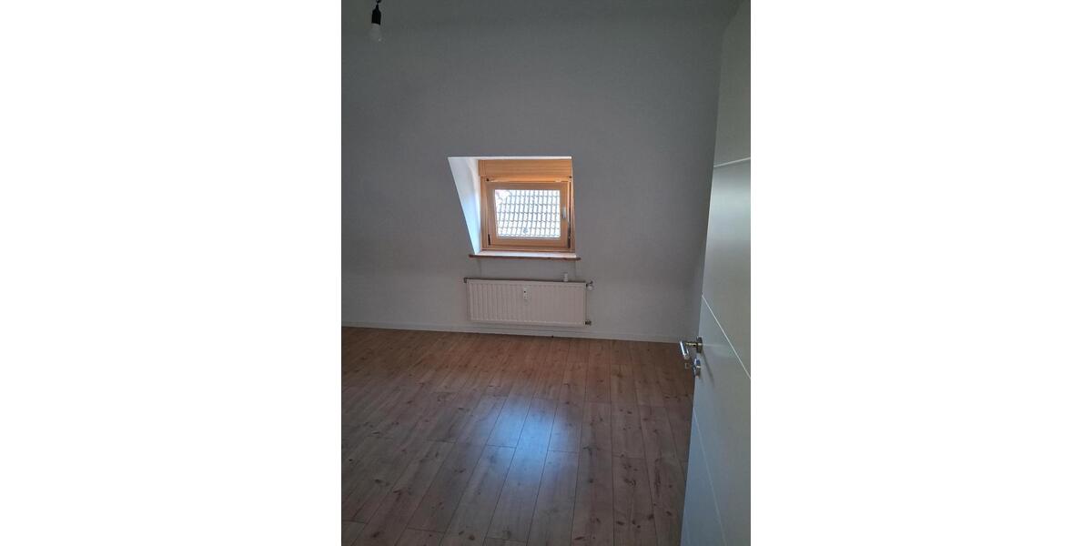 Dachgeschoßwohnung Ludwigshafen am Rhein Mundenheim - 2 Zimmer, 60 m&sup2;, 830&euro; | Angebot:26320358