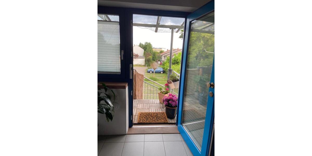 71m² hochwertige vollmöblierte Maisonette-Wohnung mit Einbauküche, Balkon, Kamin und Galerie 2 zimmer