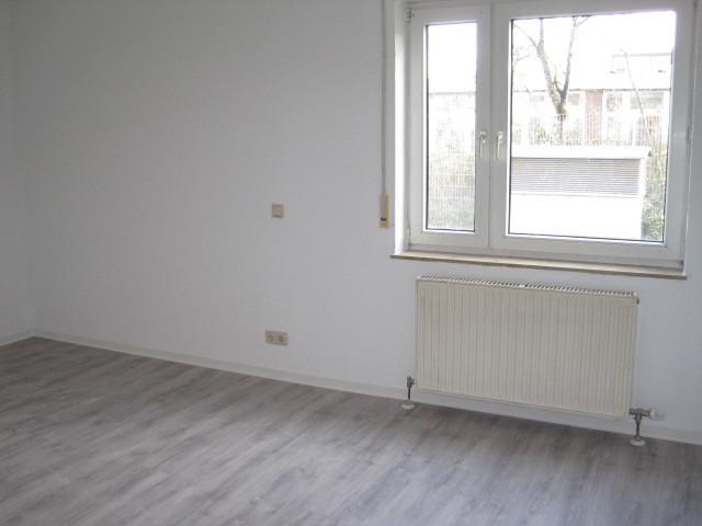 Etagenwohnung Mannheim Rheinau - 2 Zimmer, 75 m&sup2;, 735&euro; | Angebot:26306342