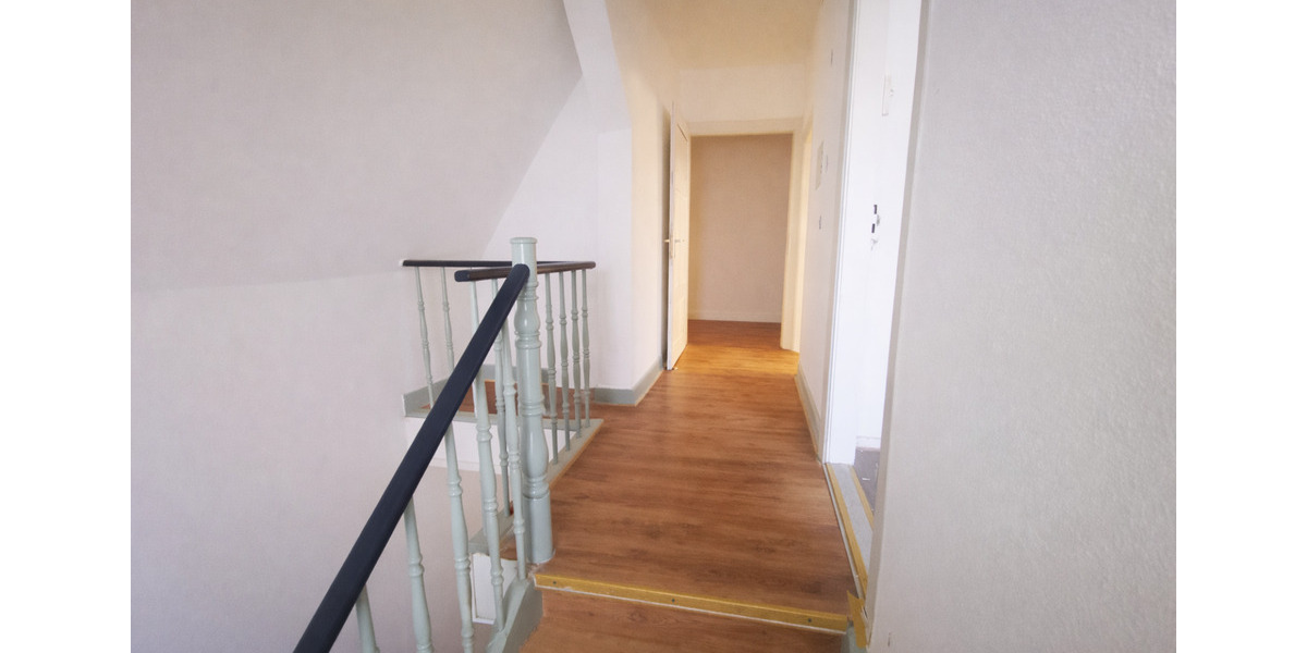 Etagenwohnung Heppenheim (Bergstraße) - 6.5 Zimmer, 130 m&sup2;, 1.390&euro; | Angebot:26415781