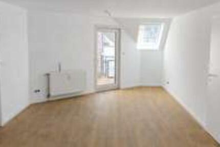 Exklusive 3-Zimmer-Dachgeschosswohnung mit Balkon und Aufzug – fr 3 zimmer