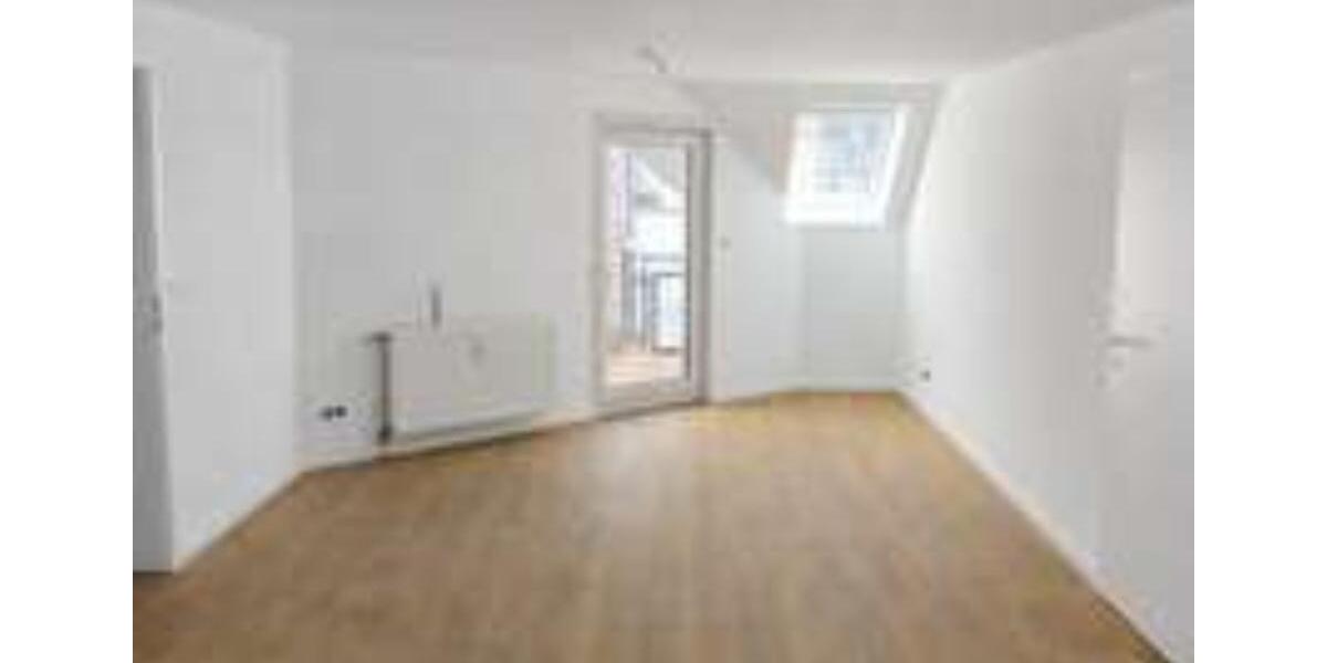 Exklusive 3-Zimmer-Dachgeschosswohnung mit Balkon und Aufzug – fr 3 zimmer