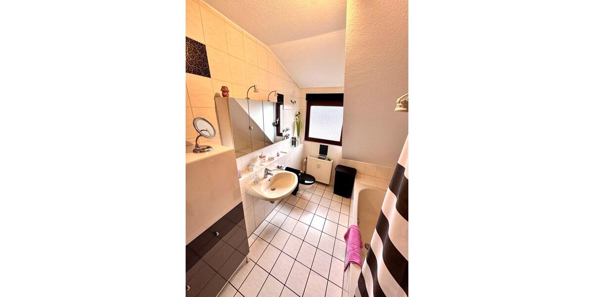 Dachgeschoßwohnung Heddesheim - 2 Zimmer, 56 m&sup2;, 180.000&euro; | Angebot:24997187