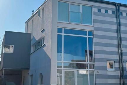 Haus Walldorf - 2 Zimmer, 184 m&sup2;, 795.000&euro; | Angebot:26432756