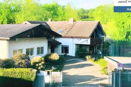 Haus zum Kaufen in Wiesloch-Baiertal 727.000 € 220 m² 17 zimmer