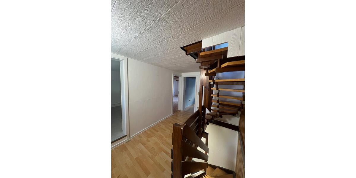 Einfamilienhaus Eberbach - 7 Zimmer, 130 m&sup2;, 1.300&euro; | Angebot:24648278