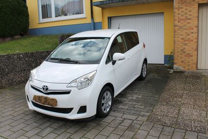 Toyota Verso-S 84.000 km 6.400 € Heppenheim 64646