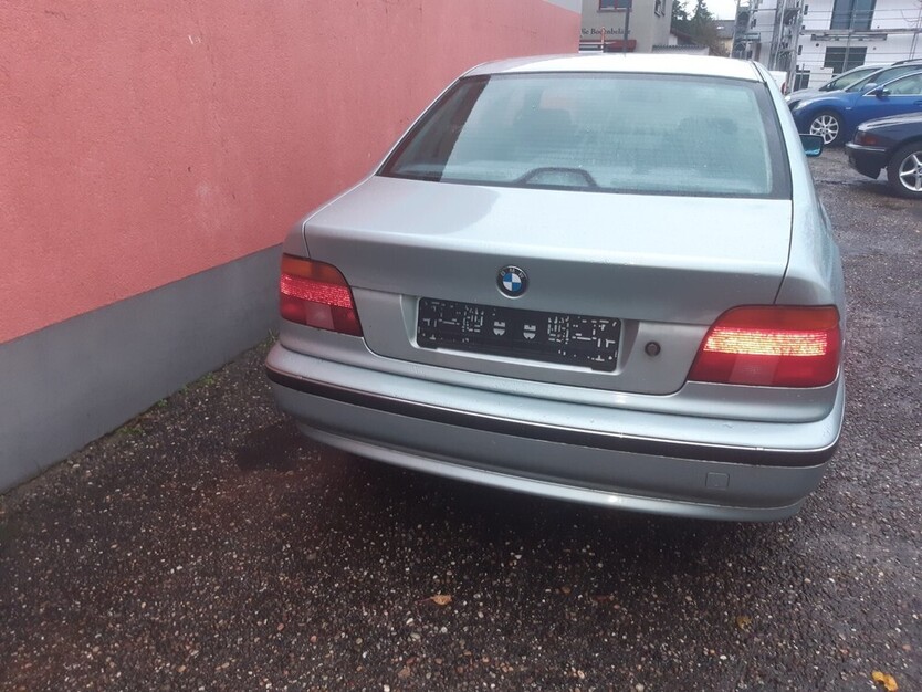 523i