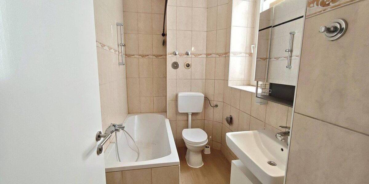 Etagenwohnung Mannheim Schwetzingerstadt - 3 Zimmer, 84 m&sup2;, 1.170&euro; | Angebot:26819312
