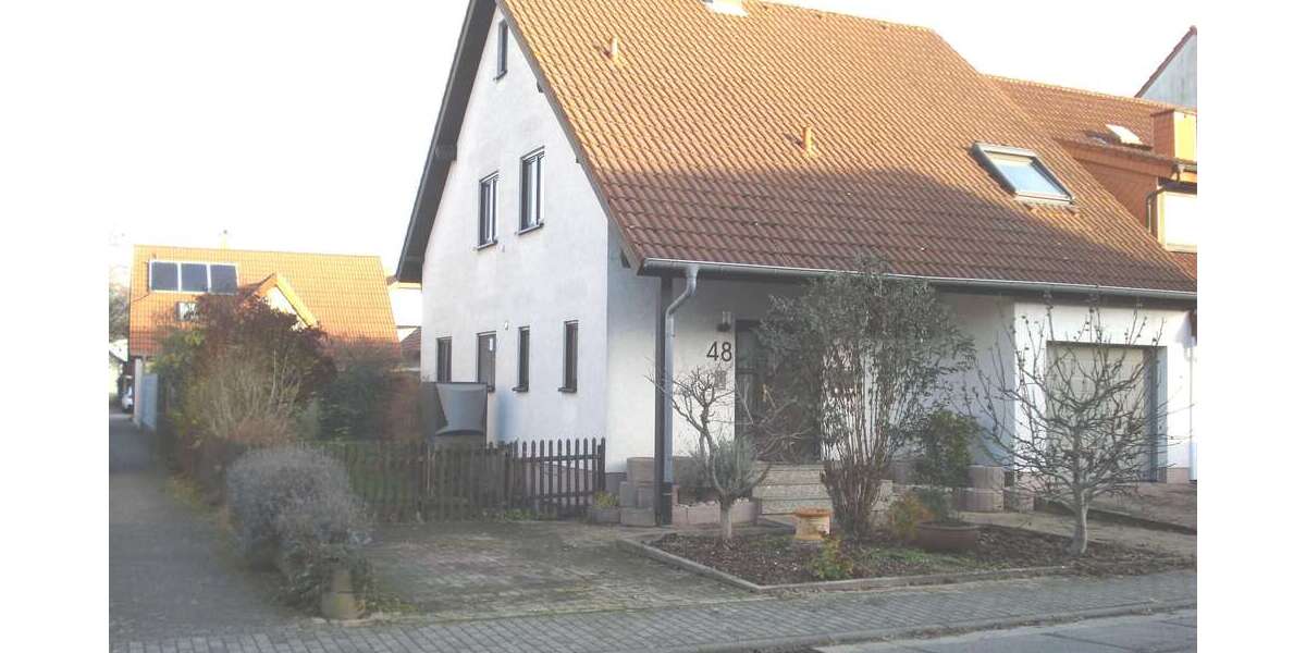 Haus zum Mieten in St.Leon-Rot 2.300 € 240 m² 7 zimmer