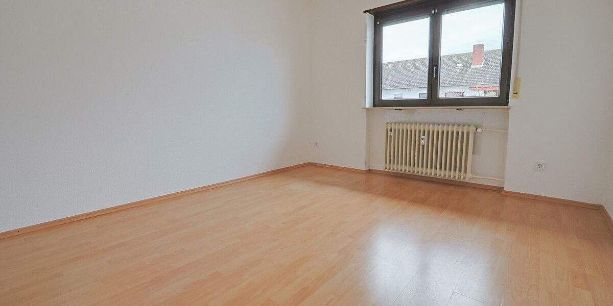 Etagenwohnung Schwetzingen - 3 Zimmer, 70 m&sup2;, 850&euro; | Angebot:25108294