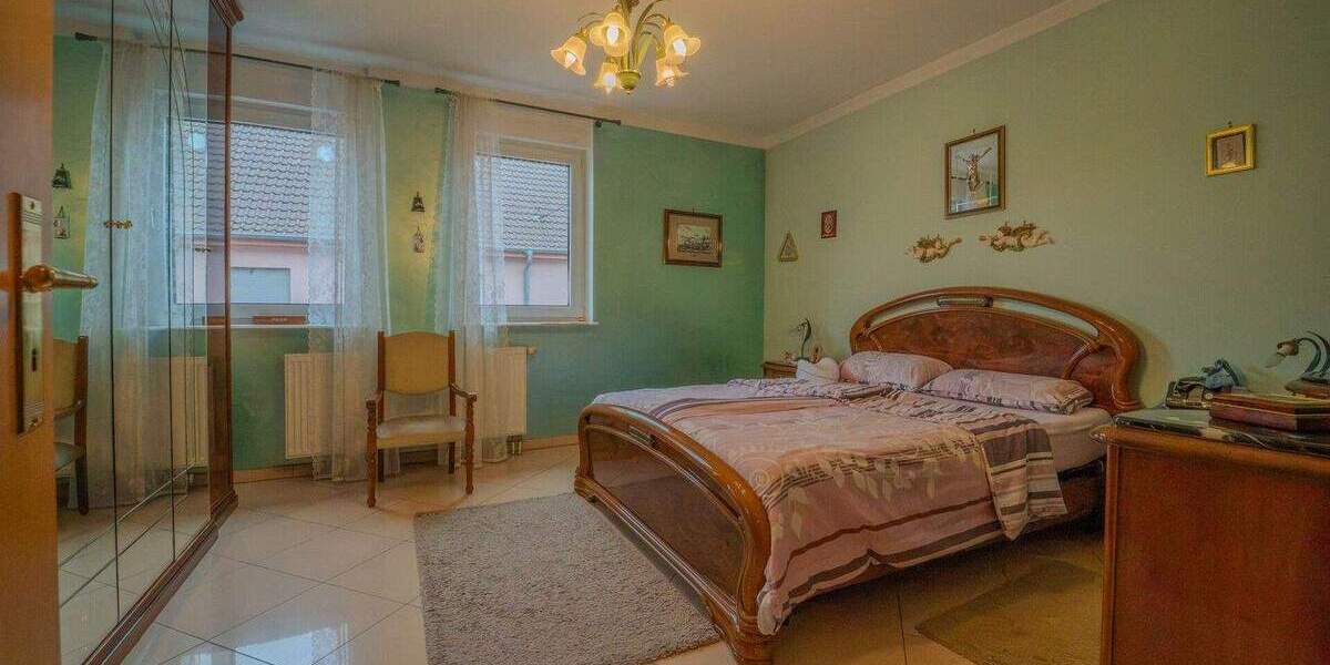 Einfamilienhaus Edingen-Neckarhausen Edingen - 7 Zimmer, 283 m&sup2;, 680.000&euro; | Angebot:24872175