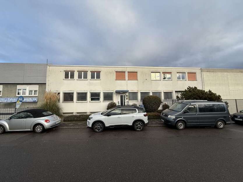 Halle in Mannheim Käfertal 2.500 € 300 m²