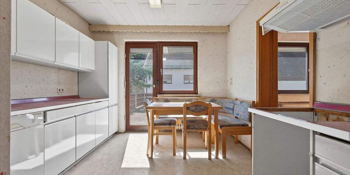 Charme der 50er trifft Raum für Ihre Ideen - Doppelhaushälfte mit großem Garten in Odenheim 3 zimmer