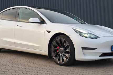 Tesla Model 3 94.000 km 27.999 &euro; Mannheim 68219