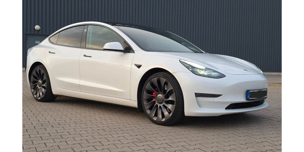 Tesla Model 3 94.000 km 27.999 &euro; Mannheim 68219