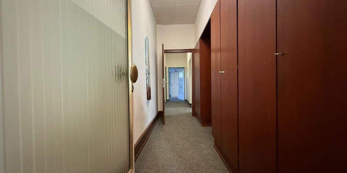 Etagenwohnung Mannheim Neckarau - 5 Zimmer, 177 m&sup2;, 295.000&euro; | Angebot:25525206