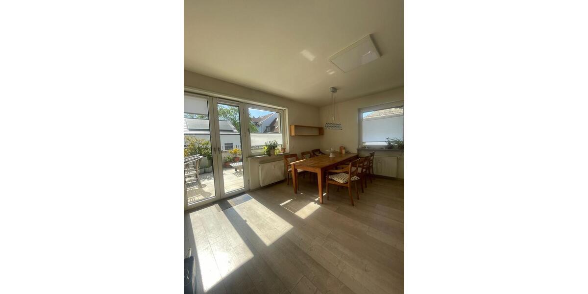 Etagenwohnung Ludwigshafen am Rhein Ludwigshafen-Hemshof - 2 Zimmer, 85 m&sup2;, 1.150&euro; | Angebot:26237346