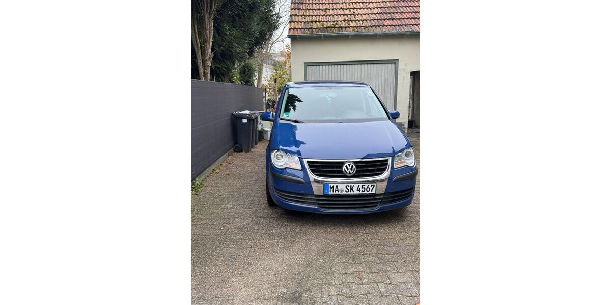 VW Touran 218.000 km 5.150 &euro; Neuhofen 67141