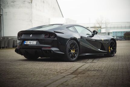 Ferrari 812 13.700 km 335.000 &euro; Mannheim 68163