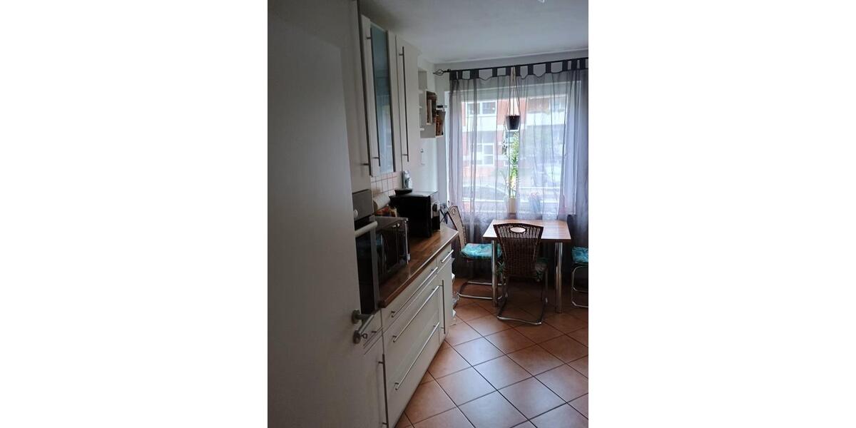 ***Schöne Dreiraumwohnung in LU-Süd , Einbauküche, Sonnenbalkon, KAUFEN statt mieten!*** 3 zimmer