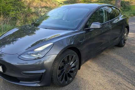 Tesla Model 3 137.000 km 24.950 &euro; Kronau 76709