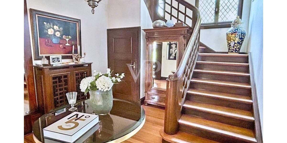 Exklusives Einfamilienhaus mit großzügigem Garten in begehrter Lage von Neuenheim 8 zimmer