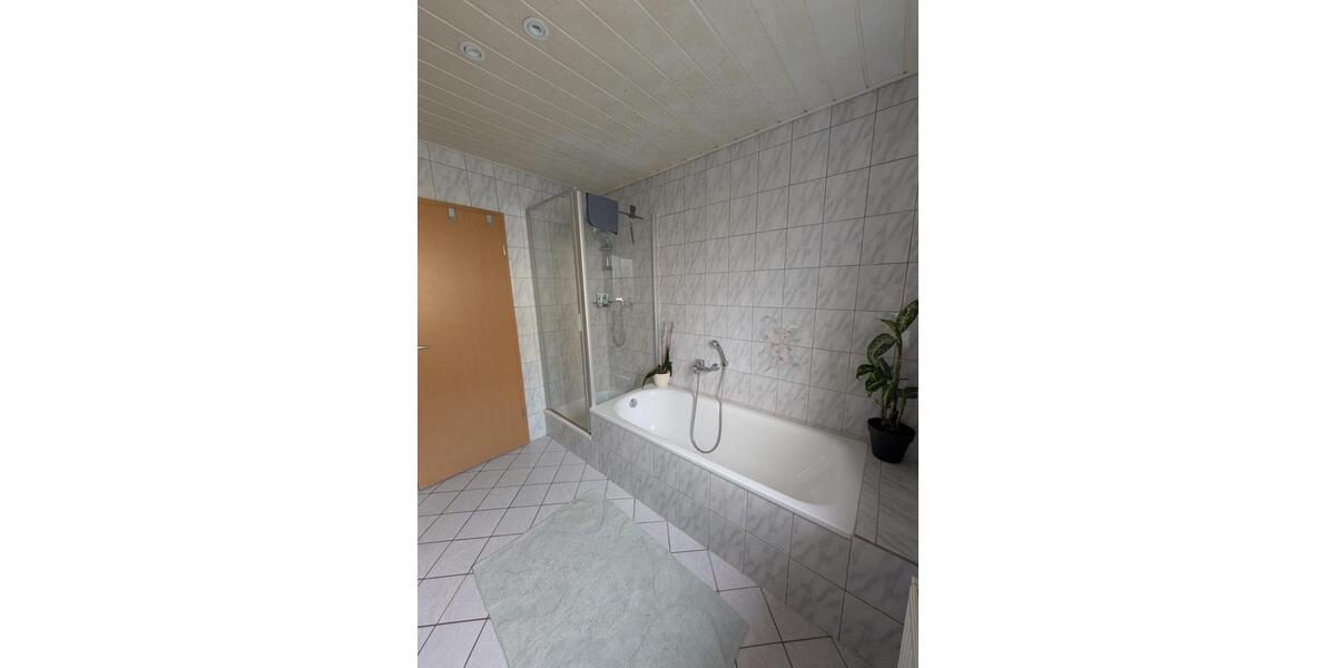 Dachgeschoßwohnung Schwetzingen - 3 Zimmer, 80 m&sup2;, 379.000&euro; | Angebot:27009011